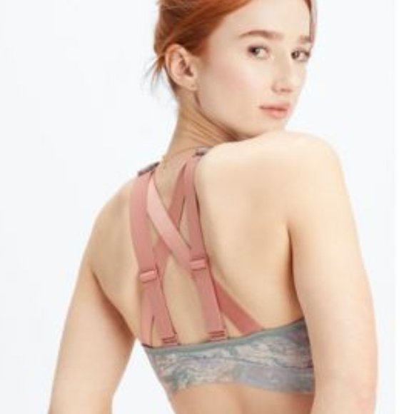 Fabletics - Belle High-Impact Sports Bra - Picture 3 of 9